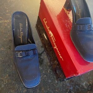 Vintage Salvatore Ferragamo black mules size 8.5.